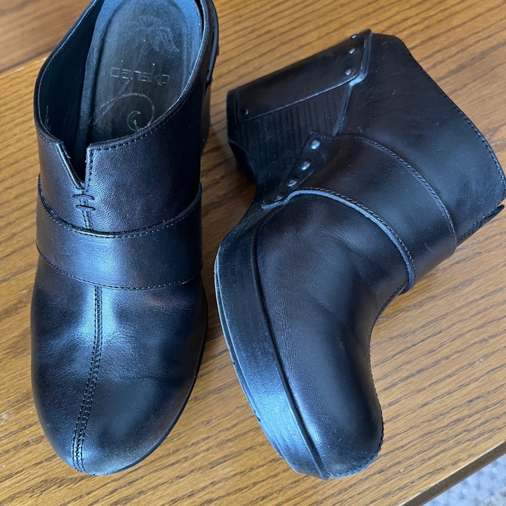 Dansko Black Leather Wedge Clog/Mules size 37